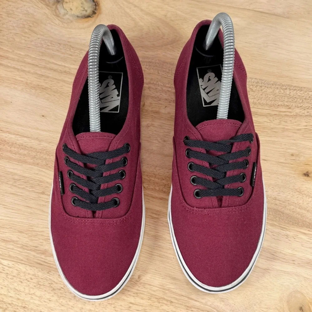 Van Authentic Canvas Low Top Lace Up Sneakers Burgundy Red 7.5 Women 6 Men‎